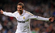 又见绝平！曼联与密尔沃基雄鹿鏖战至终场，维尼修斯读秒救主